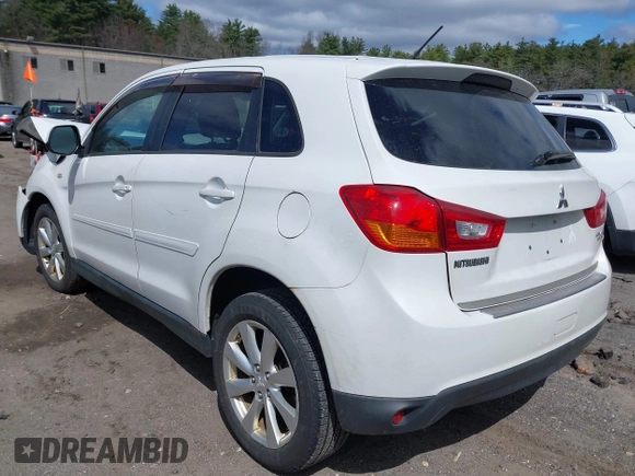 2015 Mitsubishi Outlander Sport ES with VIN 4A4AR3AU5FE031343, listed as a IAAI auction lot 42037585 with 197,233 mi miles. Bid and sale history available at carsss.com. Image 3.