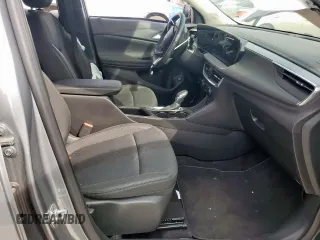 2024 Buick Encore GX Preferred z VIN KL4AMBSLXRB205414, wystawiony jako Copart lot #51475825 z przebiegiem 11 163 mil mil oraz Szkoda całkowita • Salvage title. Historia ofert i sprzedaży dostępna na DreamBid. Obrazek 7.