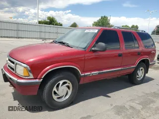 1995 Chevrolet Blazer with VIN 1GNDT13W2S2244651, listed as a Copart auction lot 63867345 with 152,182 mi miles and Salvage title. Bid and sale history available at DreamBid. Image 1.