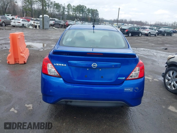 2016 Nissan Versa S z VIN 3N1CN7AP0GL867028, wystawiony jako IAAI lot #41877844 z przebiegiem 94 489 mil mil oraz . Historia ofert i sprzedaży dostępna na DreamBid. Obrazek 16.