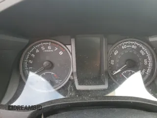 2018 Toyota Tacoma SR z VIN 3TMCZ5AN5JM127576, wystawiony jako Copart lot #47482925 z przebiegiem Nie podano mil oraz Szkoda całkowita • Salvage title. Historia ofert i sprzedaży dostępna na DreamBid. Obrazek 9.