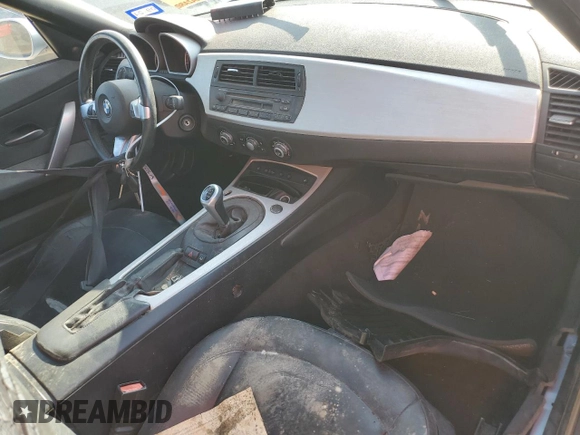 2008 BMW Z4 3.0i z VIN 4USBU33518LW61028, wystawiony jako Copart lot #51968465 z przebiegiem Nie podano mil oraz Czysty tytuł • Clean title. Historia ofert i sprzedaży dostępna na DreamBid. Obrazek 8.