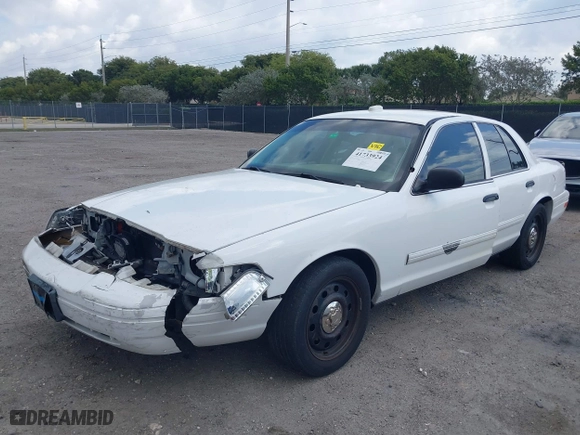 2009 Ford Police Interceptor with VIN 2FAHP71V99X149206, listed as a IAAI auction lot 41733924 with 142,876 mi miles. Bid and sale history available at carsss.com. Image 17.
