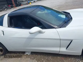 2012 Chevrolet Corvette 3LT с VIN 1G1YG2DW3C5110968, выставлен на аукционе IAAI как лот 42610660 с пробегом 62 803 миль миль и . История ставок и продаж доступна на DreamBid. Изображение 13.