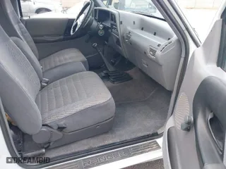 1993 Ford Ranger Splash with VIN 1FTDR15XXPPA92156, listed as a IAAI auction lot 42046287 with 261,220 mi miles. Bid and sale history available at carsss.com. Image 5.
