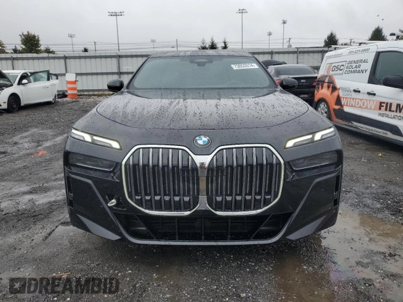 2024 BMW 7 Series 740i z VIN WBA23EH09RCP56372, wystawiony jako Copart lot #73053314 z przebiegiem 18 365 mil mil oraz Szkoda całkowita • Salvage title. Historia ofert i sprzedaży dostępna na DreamBid. Obrazek 5.