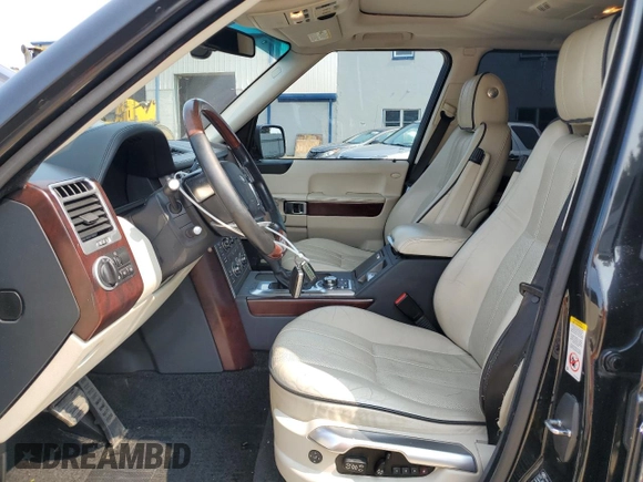 2011 Land Rover Range Rover SC z VIN SALMF1E43BA334367, wystawiony jako Copart lot #59348225 z przebiegiem 144 082 mil mil oraz Szkoda całkowita • Salvage title. Historia ofert i sprzedaży dostępna na DreamBid. Obrazek 7.