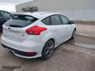 2015 Ford Focus ST with VIN 1FADP3L91FL268867, listed as a IAAI auction lot 41583424 with 169,426 mi miles. Bid and sale history available at carsss.com. Image 4.