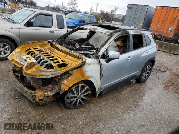 2022 Toyota Corolla Cross XLE with VIN 7MUDAABG1NV040838, listed as a Copart auction lot 43381005 with Not provided miles and Salvage title. Bid and sale history available at DreamBid. Image 1.