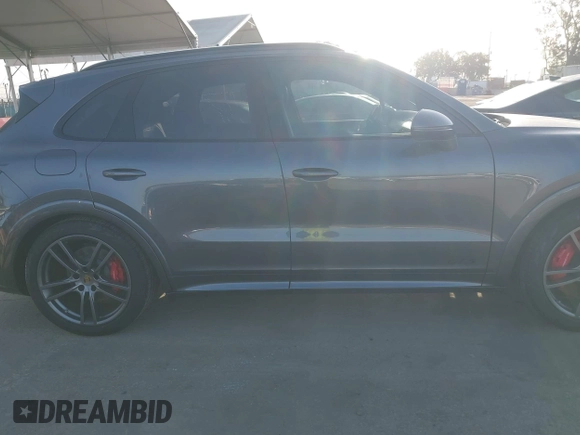 2021 Porsche Cayenne GTS z VIN WP1AG2AY0MDA35148, wystawiony jako IAAI lot #41949459 z przebiegiem 12 844 mil mil oraz . Historia ofert i sprzedaży dostępna na DreamBid. Obrazek 13.