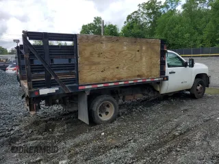 2009 Chevrolet Silverado 3500HD WT with VIN 1GBJC74K39E135526, listed as a Copart auction lot 55476145 with 231,642 mi miles and Clean Title. Bid and sale history available at DreamBid. Image 3.