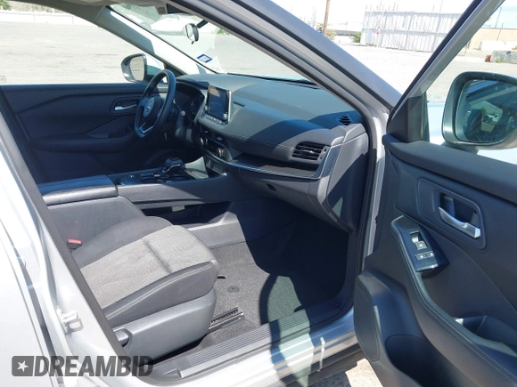 2024 Nissan Rogue SV with VIN 5N1BT3BA1RC696625, listed as a IAAI auction lot 42179968 with 28,943 mi miles and . Bid and sale history available at carsss.com. Image 5.