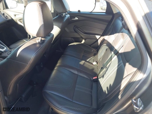 2013 Ford Focus SE with VIN 1FADP3K23DL249898, listed as a IAAI auction lot 41840265 with 112,800 mi miles. Bid and sale history available at carsss.com. Image 8.