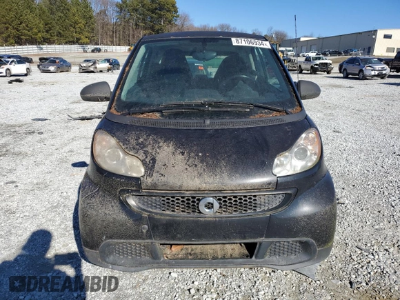 2013 Smart fortwo Pure z VIN WMEEJ3BA1DK666323, wystawiony jako Copart lot #87106934 z przebiegiem 92 313 mil mil oraz Tytuł czysty. Historia ofert i sprzedaży dostępna na DreamBid. Obrazek 5.