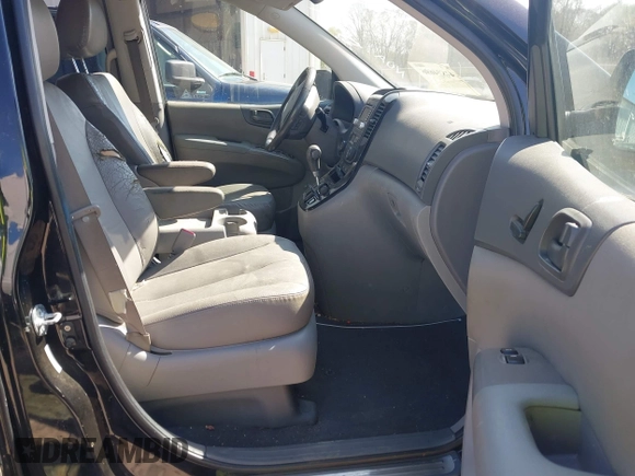 2011 Kia Sedona EX with VIN KNDMH4C76B6398261, listed as a IAAI auction lot 41894696 with 180,297 mi miles. Bid and sale history available at carsss.com. Image 5.