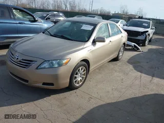 2008 Toyota Camry Hybrid with VIN 4T1BB46K08U057835, listed as a IAAI auction lot 41821699 with 121,183 mi miles. Bid and sale history available at carsss.com. Image 2.
