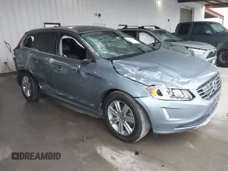 2017 Volvo XC60 Inscription with VIN YV440MDU2H2194811, listed as a IAAI auction lot 41548482 with 85,495 mi miles. Bid and sale history available at carsss.com. Image 1.