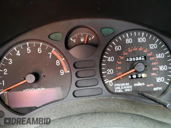 1992 Mitsubishi 3000GT z VIN JA3XE74C2NY028905, wystawiony jako Copart lot #81549834 z przebiegiem 131 349 mil mil oraz Szkoda całkowita • Salvage title. Historia ofert i sprzedaży dostępna na DreamBid. Obrazek 9.