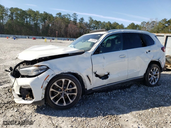 2021 BMW X5 sDrive40i with VIN 5UXCR4C02M9G19725, listed as a Copart auction lot 47860955 with 0 mi miles and Clean Title. Bid and sale history available at carsss.com. Image 1.