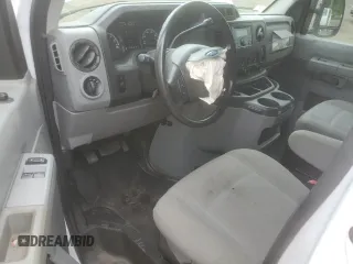 2013 Ford Econoline Cargo Commercial z VIN 1FTNE2EW7DDA53888, wystawiony jako Copart lot #58462125 z przebiegiem 137 664 mil mil oraz Szkoda całkowita • Salvage title. Historia ofert i sprzedaży dostępna na DreamBid. Obrazek 8.