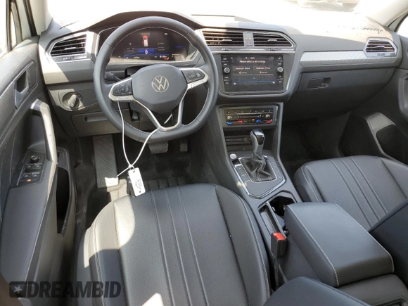 2024 Volkswagen Tiguan SE z VIN 3VVNB7AX3RM099753, wystawiony jako Copart lot #58601645 z przebiegiem 6 170 mil mil oraz Szkoda całkowita • Salvage title. Historia ofert i sprzedaży dostępna na DreamBid. Obrazek 8.