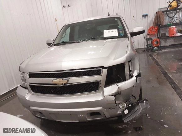 2010 Chevrolet Suburban LT with VIN 1GNUKJE37AR236296, listed as a IAAI auction lot 41654842 with 259,914 mi miles. Bid and sale history available at carsss.com. Image 12.