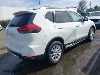 2017 Nissan Rogue SL with VIN 5N1AT2MT4HC832376, listed as a IAAI auction lot 41843307 with 93,106 mi miles. Bid and sale history available at carsss.com. Image 4.