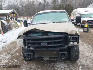 2000 Ford Super Duty F-250 XL with VIN 1FTNX20F5YEB91401, listed as a IAAI auction lot 41177820 with 187,109 mi miles. Bid and sale history available at carsss.com. Image 12.