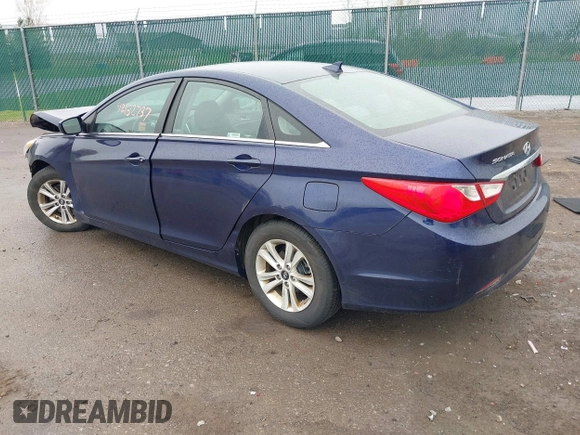 2013 Hyundai Sonata GLS z VIN 5NPEB4AC7DH712823, wystawiony jako IAAI lot #42132737 z przebiegiem 108 993 mil mil oraz . Historia ofert i sprzedaży dostępna na DreamBid. Obrazek 3.