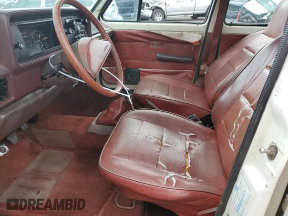 1981 Volkswagen Rabbit z VIN 1VWFG0179BV177022, wystawiony jako Copart lot #65369204 z przebiegiem 168 444 mil mil oraz Szkody całkowita. Historia ofert i sprzedaży dostępna na DreamBid. Obrazek 7.