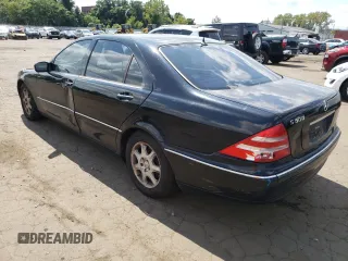 2000 Mercedes-Benz S-Class with VIN WDBNG70J8YA111998, listed as a Copart auction lot 68190024 with 141,580 mi miles and Clean Title. Bid and sale history available at carsss.com. Image 2.