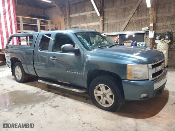 2008 Chevrolet Silverado 1500 LT w/1LT with VIN 1GCEK19018Z216472, listed as a Copart auction lot 49810185 with 215,721 mi miles and Clean Title. Bid and sale history available at carsss.com. Image 4.