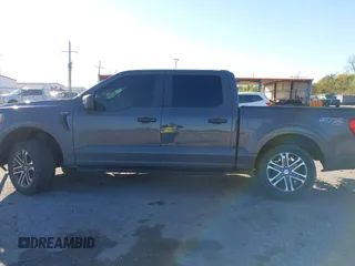 2021 Ford F-150 XL z VIN 1FTEW1EP3MKE33600, wystawiony jako IAAI lot #41053750 z przebiegiem 140 085 mil mil oraz . Historia ofert i sprzedaży dostępna na DreamBid. Obrazek 14.