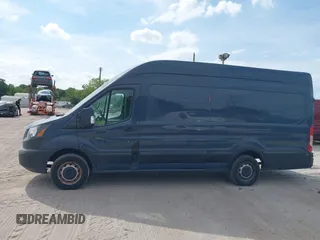 2019 Ford Transit z VIN 1FTYR3XM5KKB13744, wystawiony jako IAAI lot #41768047 z przebiegiem 106 212 mil mil oraz . Historia ofert i sprzedaży dostępna na DreamBid. Obrazek 6.