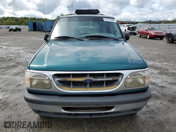 1998 Ford Explorer XL z VIN 1FMZU34E1WUA53077, wystawiony jako Copart lot #51517095 z przebiegiem 216 797 mil mil oraz Czysty tytuł • Clean title. Historia ofert i sprzedaży dostępna na DreamBid. Obrazek 5.