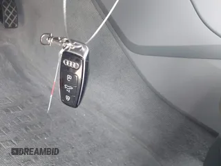 2021 Audi Q8 Prestige z VIN WA1CVBF11MD022043, wystawiony jako IAAI lot #41948487 z przebiegiem 35 738 mil mil oraz . Historia ofert i sprzedaży dostępna na DreamBid. Obrazek 11.