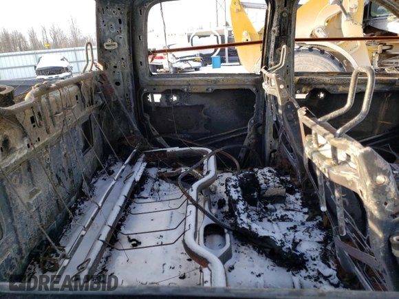 2015 Ram 2500 Tradesman z VIN 3C6UR5CJ4FG638403, wystawiony jako Copart lot #89338435 z przebiegiem Nie podano mil oraz Szkoda całkowita • Salvage title. Historia ofert i sprzedaży dostępna na DreamBid. Obrazek 10.