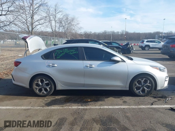 2019 Kia Forte LXS z VIN 3KPF24AD4KE095931, wystawiony jako IAAI lot #41641168 z przebiegiem 88 384 mil mil oraz . Historia ofert i sprzedaży dostępna na DreamBid. Obrazek 12.