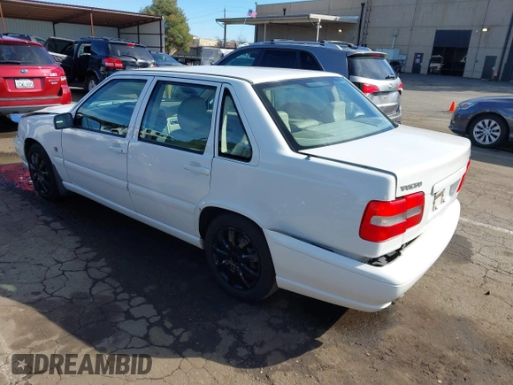 1999 Volvo S70 z VIN YV1LS55A8X1580392, wystawiony jako IAAI lot #41623528 z przebiegiem 77 806 mil mil oraz . Historia ofert i sprzedaży dostępna na DreamBid. Obrazek 3.