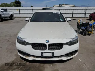 2017 BMW 3 Series 320i z VIN WBA8A9C53HK620298, wystawiony jako Copart lot #58196815 z przebiegiem 101 971 mil mil oraz Szkoda całkowita • Salvage title. Historia ofert i sprzedaży dostępna na DreamBid. Obrazek 5.