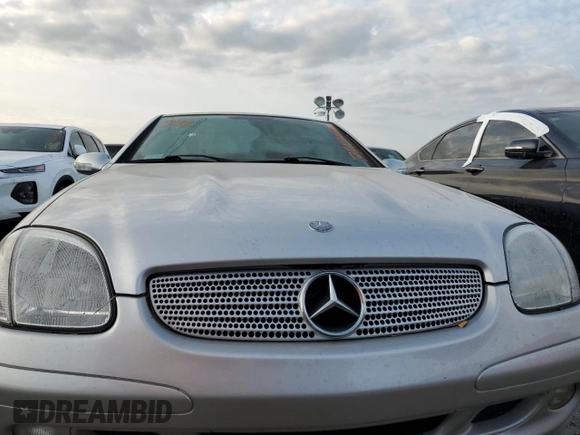 2004 Mercedes-Benz SLK-Class with VIN WDBKK65FX4F303114, listed as a Copart auction lot 75120644 with 0 mi miles and Non Repairable. Bid and sale history available at carsss.com. Image 5.