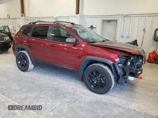 2019 Jeep Cherokee Trailhawk Elite with VIN 1C4PJMBX8KD229146, listed as a Copart auction lot 58832605 with 61,804 mi miles and Non repairable. Bid and sale history available at DreamBid. Image 4.