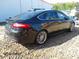 2013 Ford Fusion SE with VIN 3FA6P0HR5DR382286, listed as a IAAI auction lot 42027498 with 191,366 mi miles. Bid and sale history available at carsss.com. Image 4.