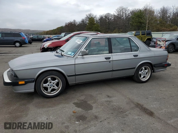 1988 BMW 5 Series 535i with VIN WBADC8402J1724704, listed as a Copart auction lot 75835434 with 62,181 mi miles and Clean Title. Bid and sale history available at carsss.com. Image 1.