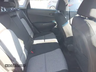 2021 Hyundai Kona SE z VIN KM8K1CAA8MU685132, wystawiony jako IAAI lot #42063844 z przebiegiem 15 519 mil mil oraz . Historia ofert i sprzedaży dostępna na DreamBid. Obrazek 8.