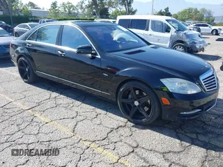 2012 Mercedes-Benz S 550 z VIN WDDNG7DB1CA479328, wystawiony jako IAAI lot #42271450 z przebiegiem Nie podano mil oraz . Historia ofert i sprzedaży dostępna na DreamBid. Obrazek 1.