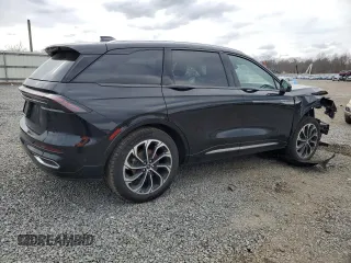 2024 Lincoln Nautilus Reserve z VIN 5LMPJ8KA2RJ778624, wystawiony jako Copart lot #50526135 z przebiegiem 28 255 mil mil oraz Szkoda całkowita • Salvage title. Historia ofert i sprzedaży dostępna na DreamBid. Obrazek 3.