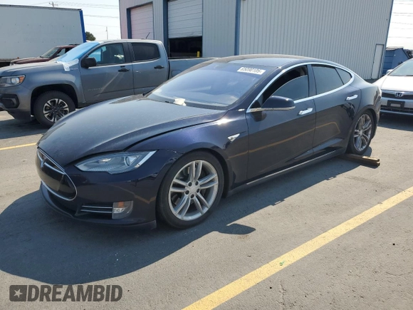 2013 Tesla Model S z VIN 5YJSA1CNXDFP18794, wystawiony jako Copart lot #65090105 z przebiegiem 168 102 mil mil oraz Czysty tytuł • Clean title. Historia ofert i sprzedaży dostępna na DreamBid. Obrazek 1.
