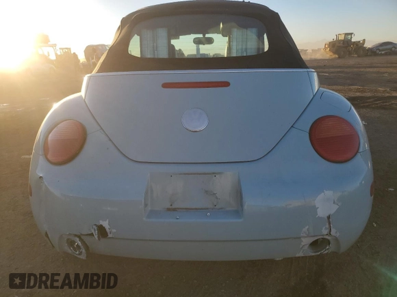 2004 Volkswagen Beetle GL with VIN 3VWBM31Y04M353115, listed as a Copart auction lot 88881005 with 123,870 mi miles and Salvage Title. Bid and sale history available at DreamBid. Image 6.