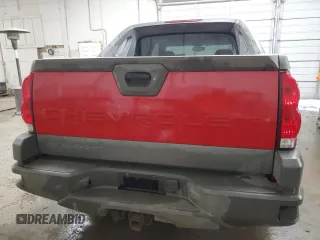 2002 Chevrolet Avalanche with VIN 3GNEC13T82G127464, listed as a Copart auction lot 74118214 with 195,273 mi miles and Salvage Title. Bid and sale history available at carsss.com. Image 6.